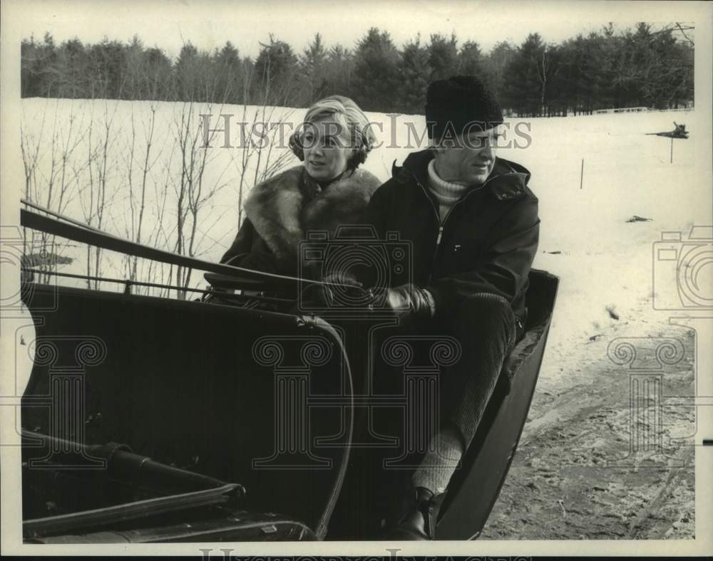 1969 Press Photo Shirley Jones and Lloyd Bridges in &quot;Silent Night, Lonely Night&quot; - Historic Images