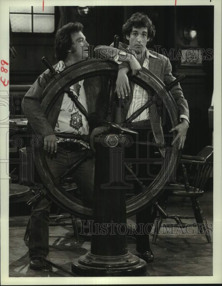 1978 Press Photo Jim Belushi and Larry Breeding on "Who's Watching the Kids" - Historic Images