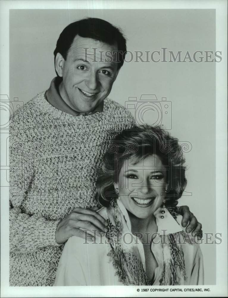 1987 Press Photo Paul Eiding &amp; Dori Brenner Star in &quot;The Charmings&quot; - Historic Images