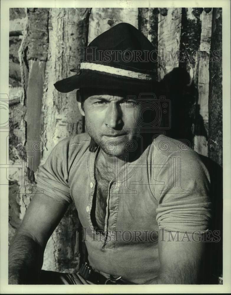 1966 Press Photo Nick Adams guest stars on "The Monroes" - Historic Images