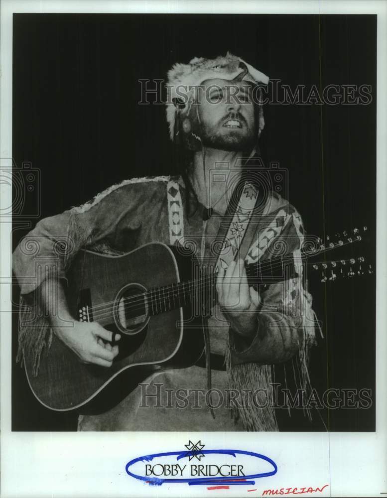 1995 Musician Bobby Bridger Performs in Buckskin - Historic Images