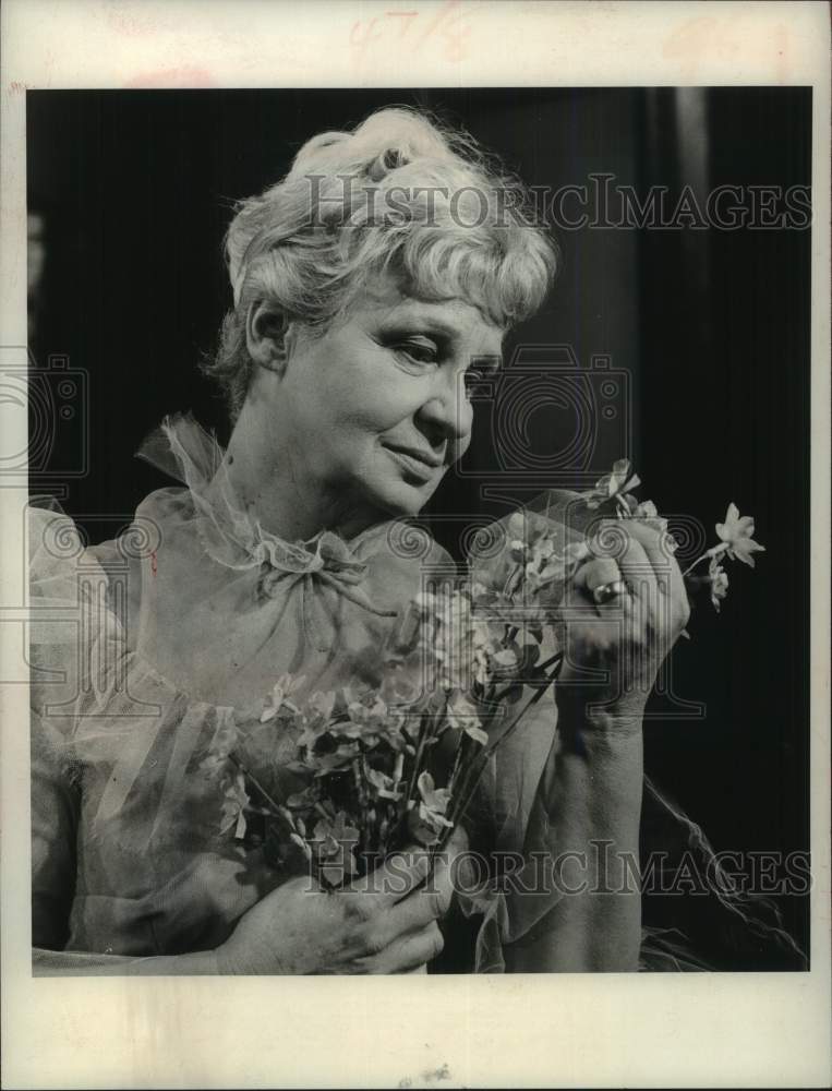 1966 Press Photo Shirley Booth as Amanda Wingfield in &quot;The Glass Menagerie&quot; - Historic Images