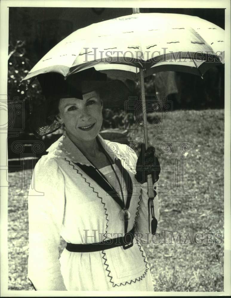 1988 Press Photo Actress Claire Bloom in &quot;Beryl Markham: A Shadow on the Sun&quot; - Historic Images