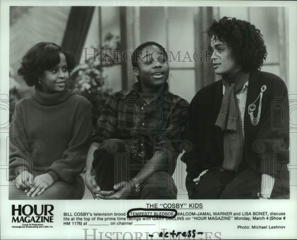 1985 Press Photo Tempestt Bledsoe and her tv siblings appear on "Hour Magazine" - Historic Images