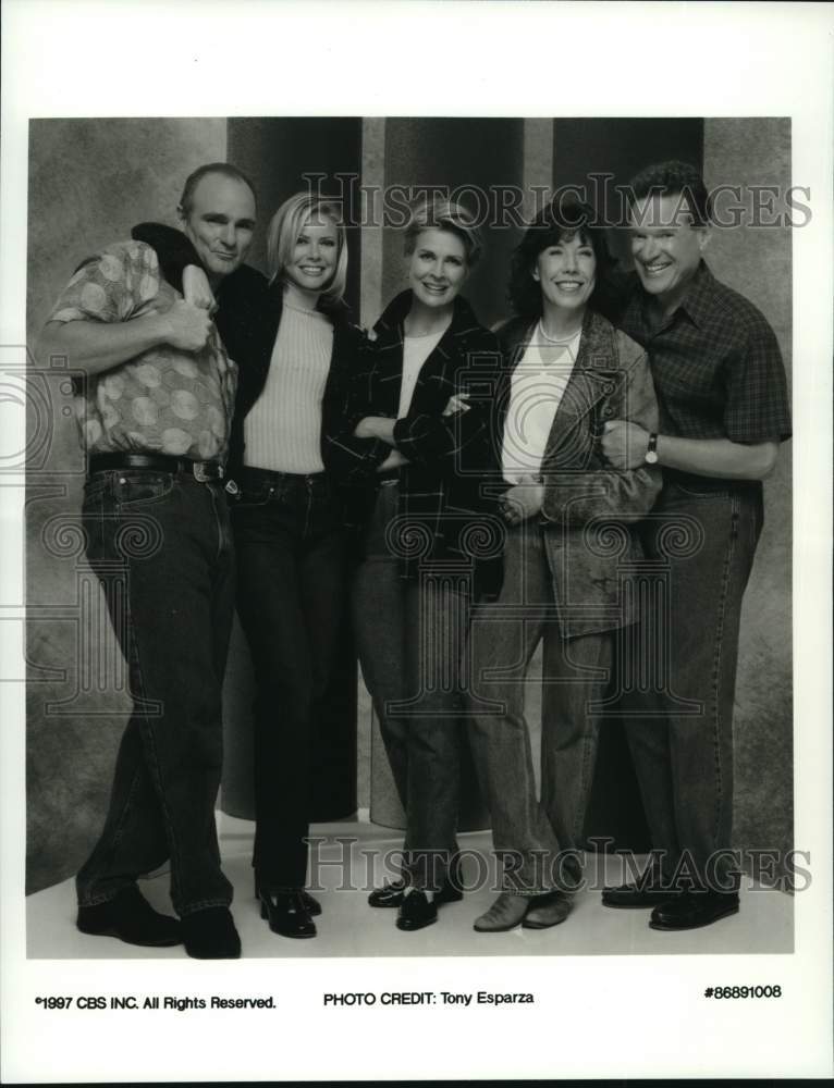 1997 Press Photo &quot;Murphy Brown&quot; CBS Television Series Cast Members - Historic Images