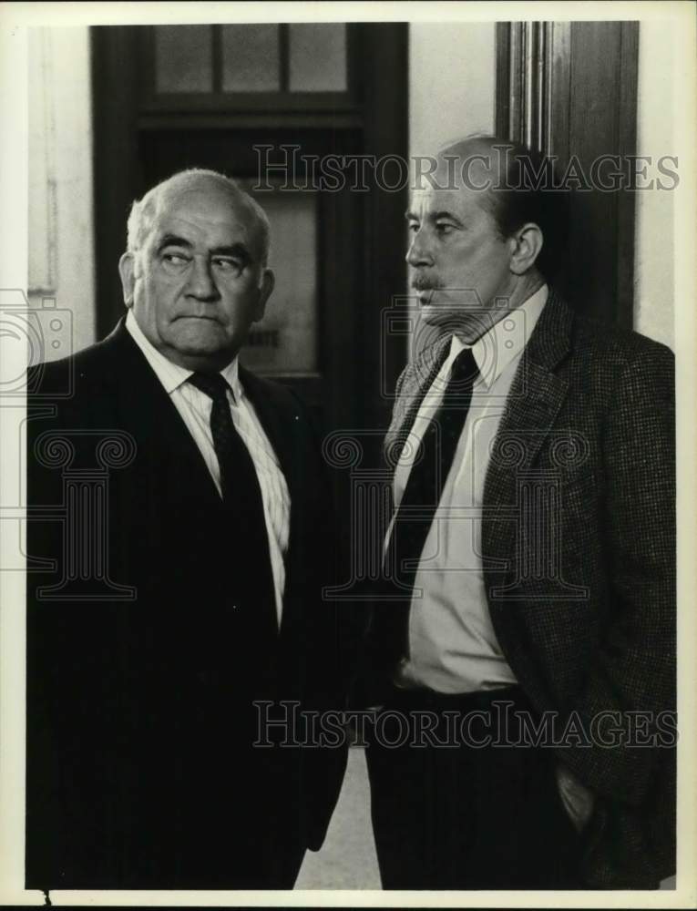 1986 Ed Asner and Macon McCalman act in "The Bronx Zoo" - Historic Images