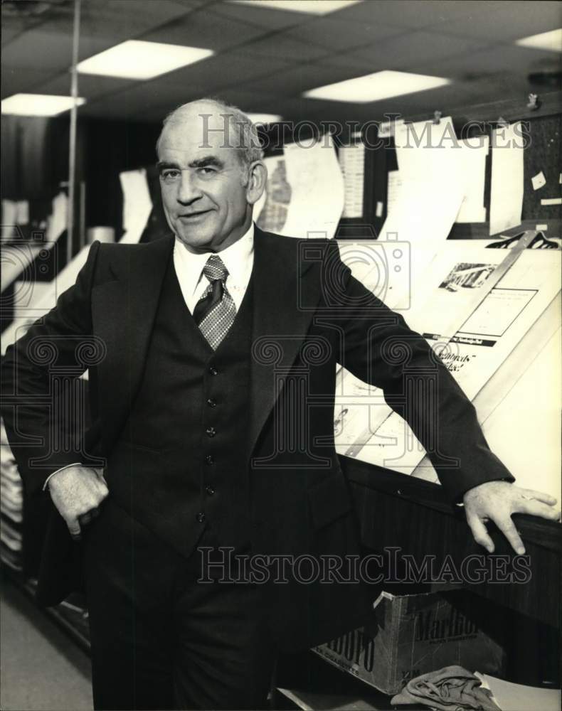 1982 Press Photo Actor Ed Asner in &quot;Lou Grant&quot; CBS Television Series - Historic Images