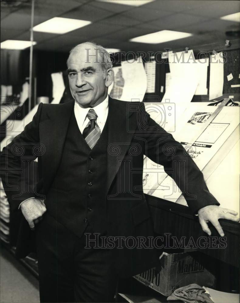 1982 Press Photo Actor Ed Asner in "Lou Grant" CBS Television Series - Historic Images