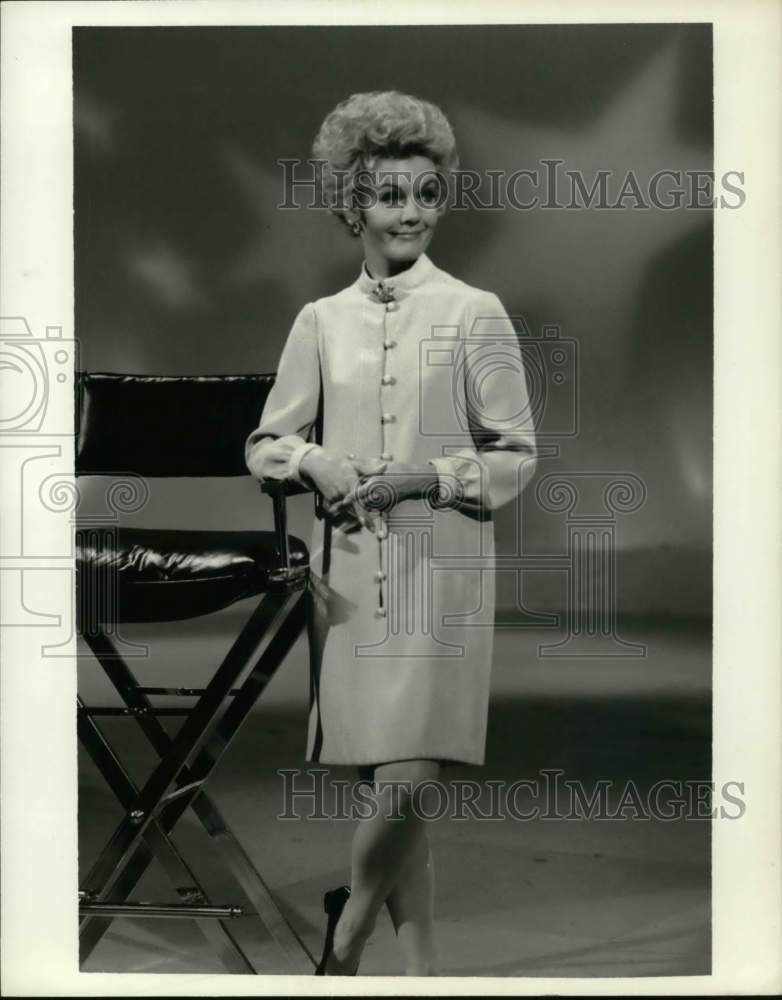 1967 Press Photo Actress Joanna Barnes - Historic Images