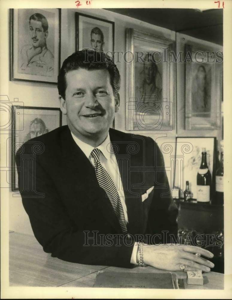 1960 Press Photo Tony Bartley in "Winston Churchill - The Valiant Years" ABC TV - Historic Images