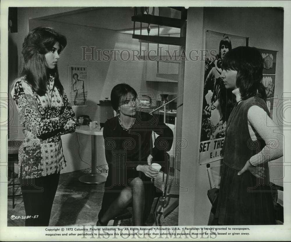 1972 Press Photo Female actresses in a movie scene. - Historic Images