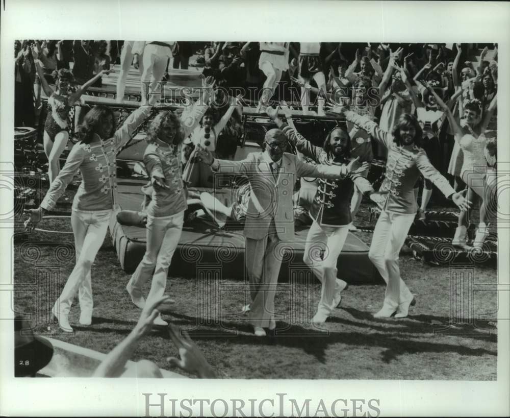 1976 The Bee Gees, Peter Frampton, George Burns in "Sergeant Pepper" - Historic Images