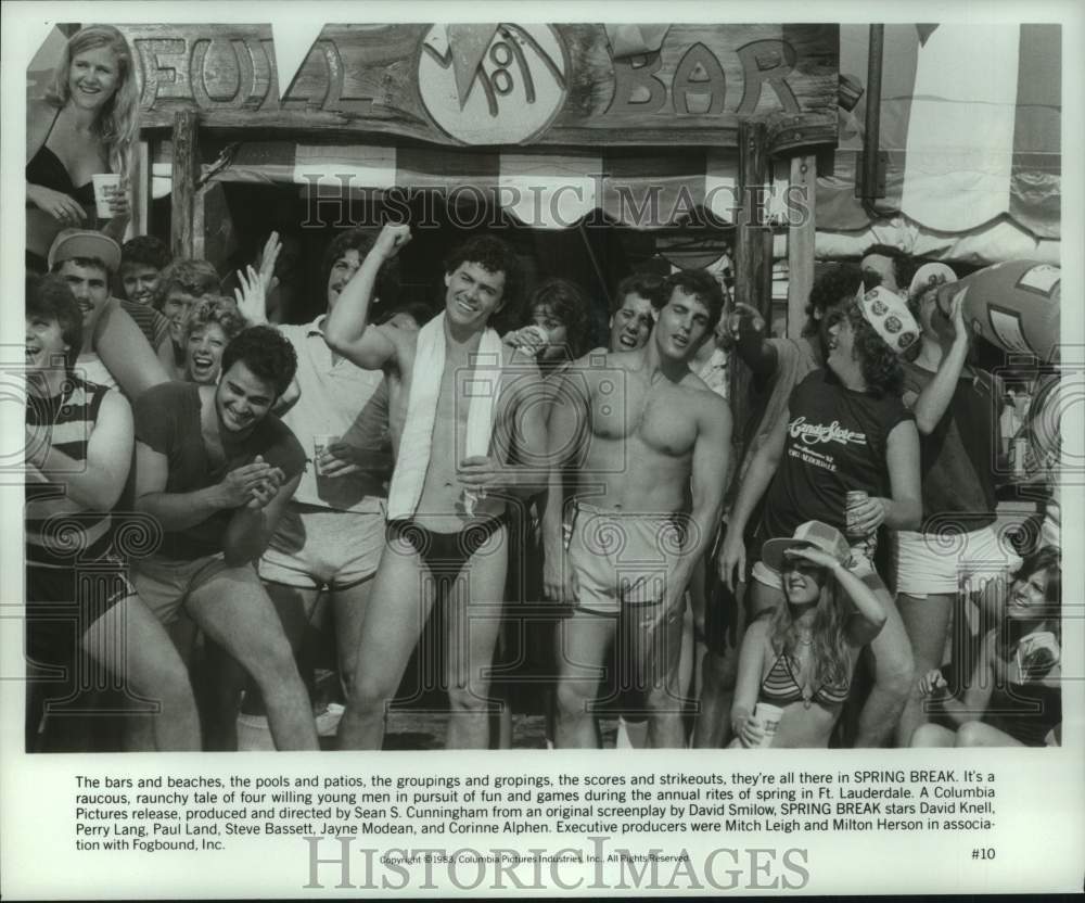1983 Press Photo Actors and actresses during a scene from the movie Spring Break - Historic Images