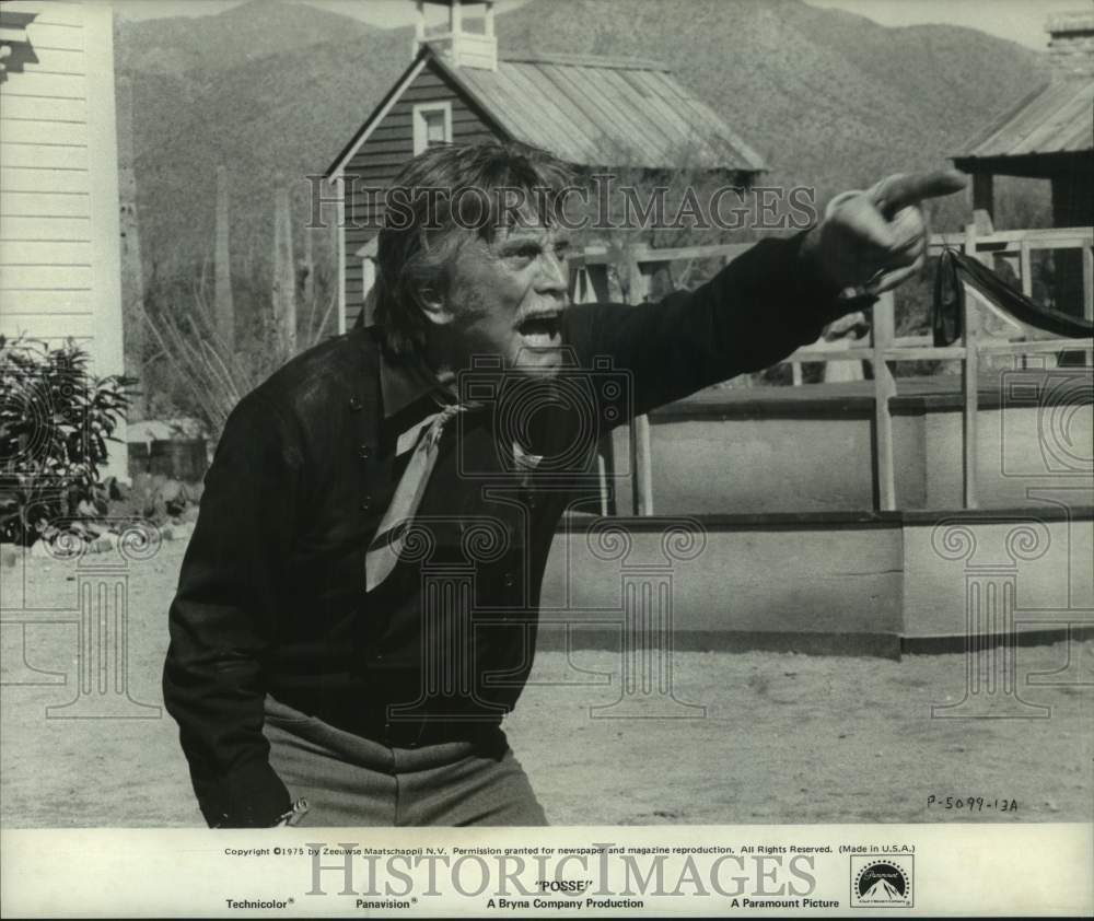 1975 Press Photo Kirk Douglas Stars in Paramount Pictures' New Film "Posse" - Historic Images