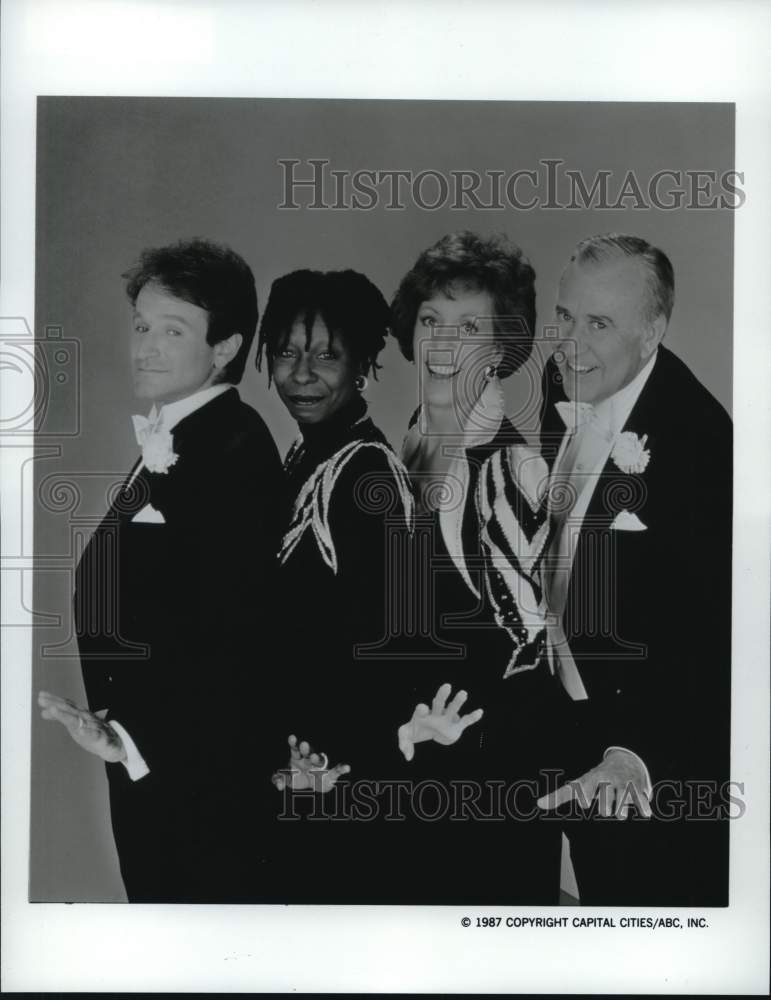 1987 Press Photo Actors in &quot;Carol Burnett Special: Carol, Carl, Whoopi, Robin&quot; - Historic Images