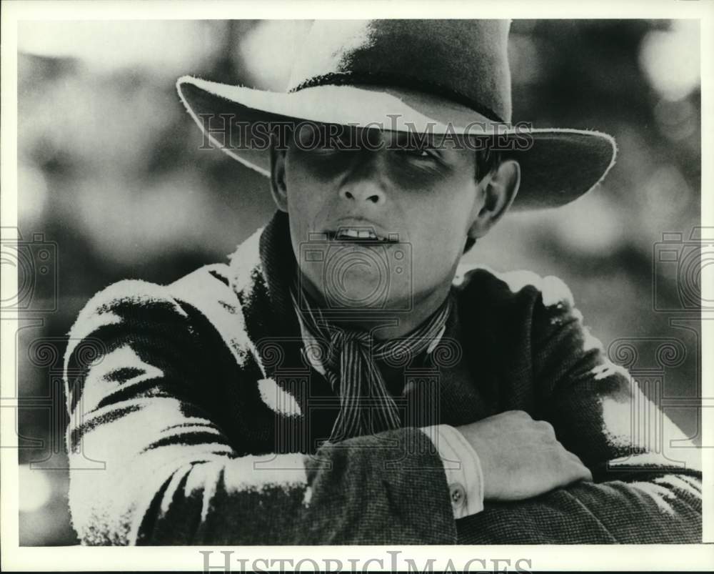 1987 Press Photo Actor Tom Burlinson in scene from The Man From Snowy River. - Historic Images