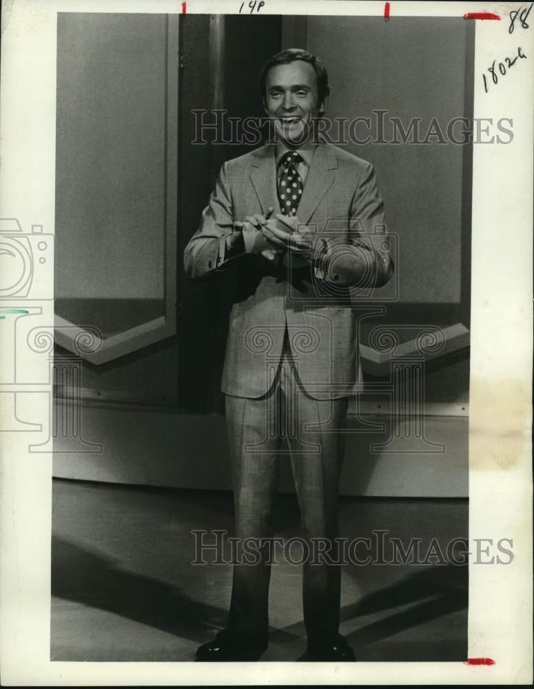 1969 Press Photo Dick Cavett, Host of &quot;The Dick Cavett Show&quot; on ABC Television - Historic Images