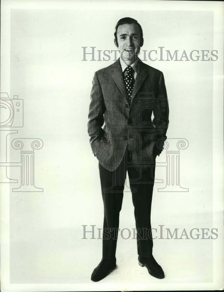 1970 Press Photo Television host Dick Cavett of &quot;The Dick Cavett Show&quot; - Historic Images