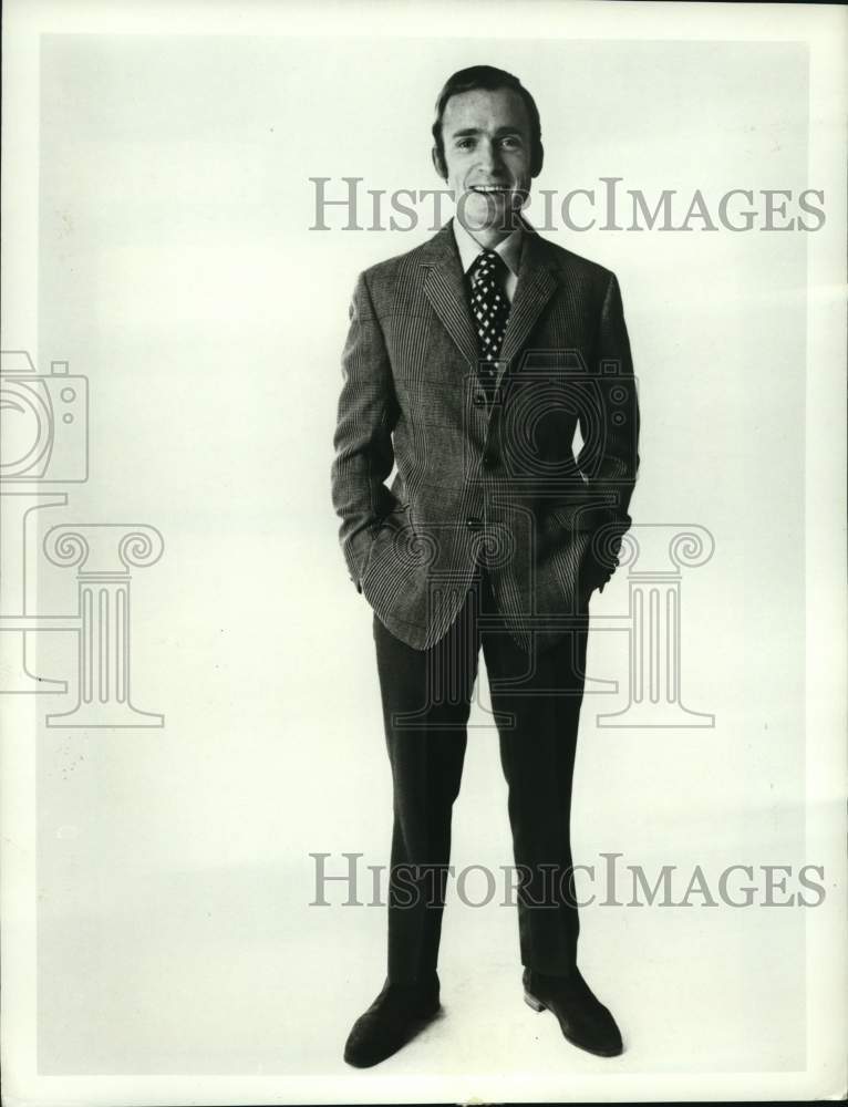 1970 Press Photo Television host Dick Cavett of "The Dick Cavett Show" - Historic Images
