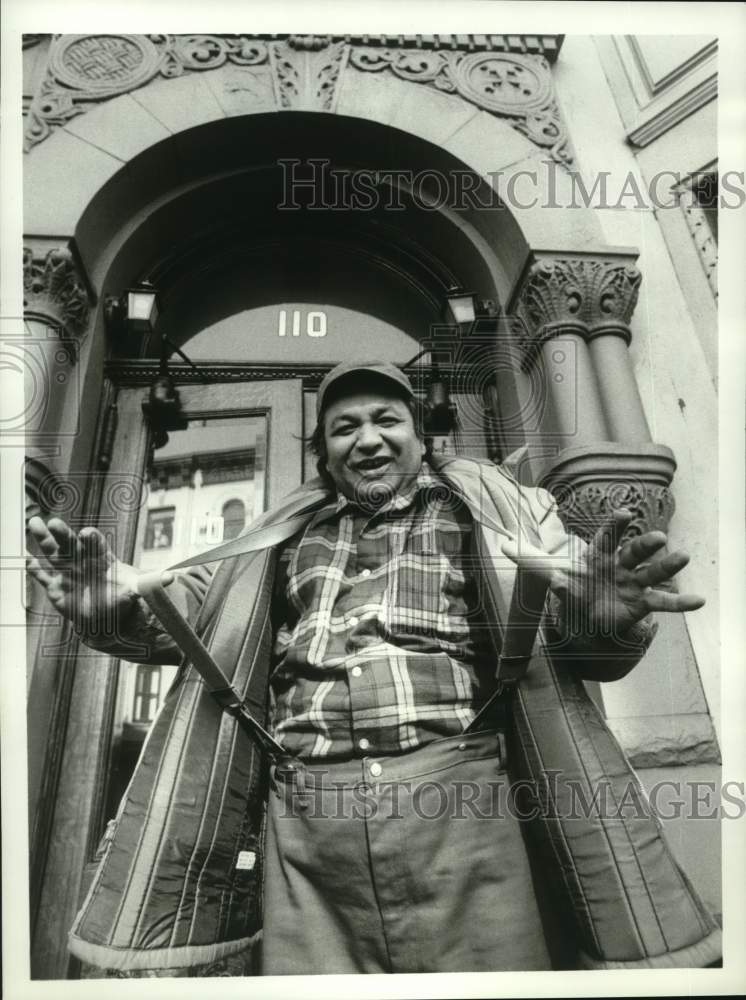 1972 Press Photo Richard Castellano on &quot;The Super&quot; ABC Television Series - Historic Images