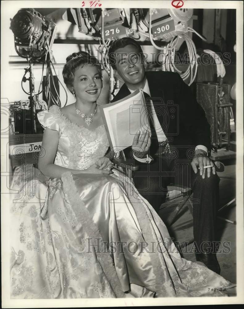 1959 Press Photo Television actress Joan Caulfield with actor in "The Coach" - Historic Images