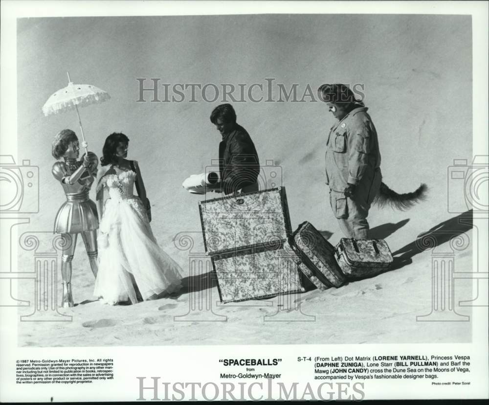 1987 Actors during a scene from the movie "Spaceballs" - Historic Images