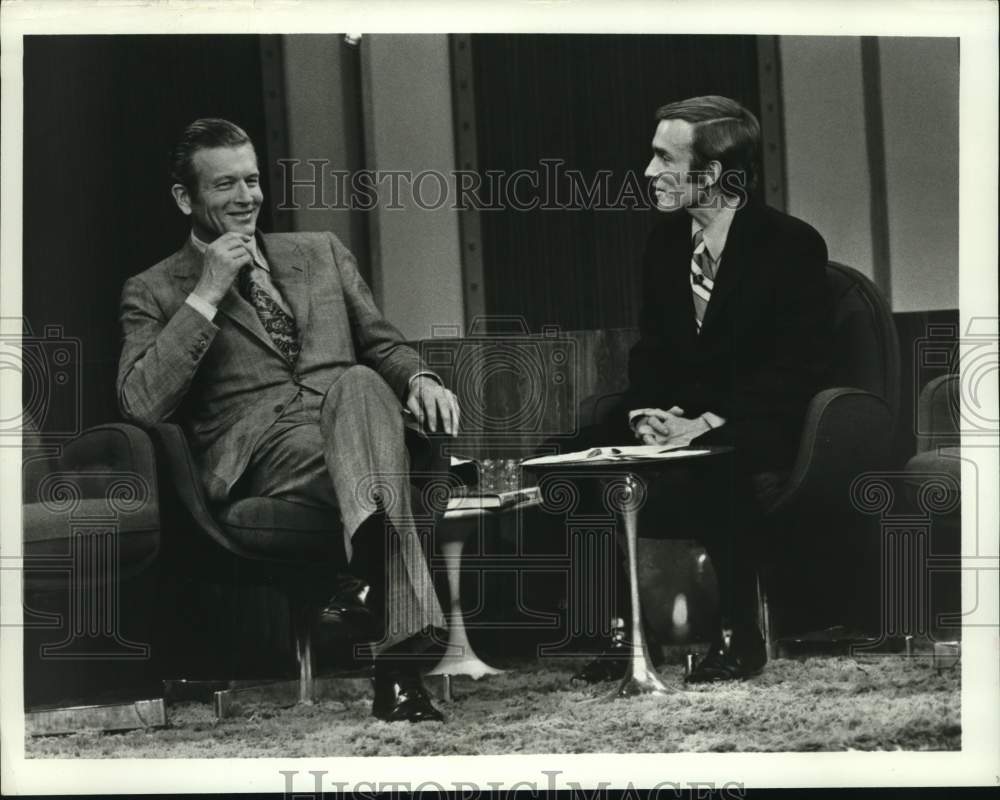 1971 Press Photo John Lindsay and Dick Cavett in &quot;The Dick Cavett Show&quot; - Historic Images