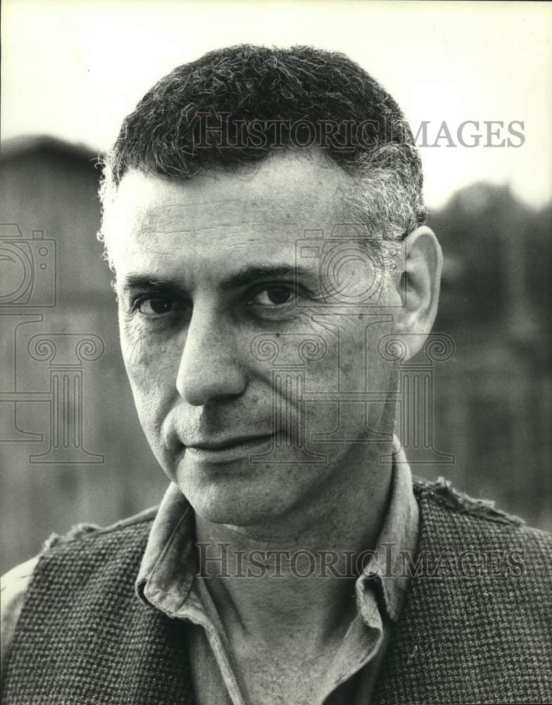 1987 Press Photo Actor Alan Arkin in "Escape from Sobibor" - Historic Images