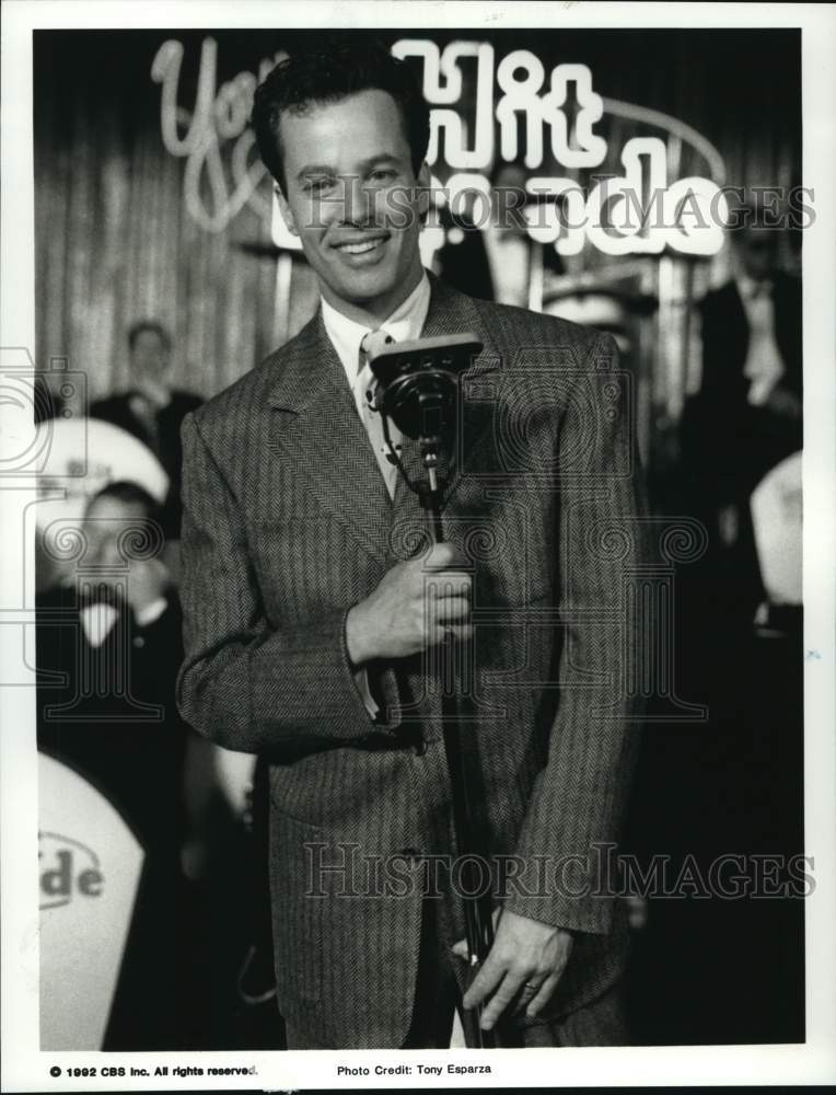 1992 Press Photo Actor Philip Casnoff stars in "Sinatra" miniseries title role - Historic Images