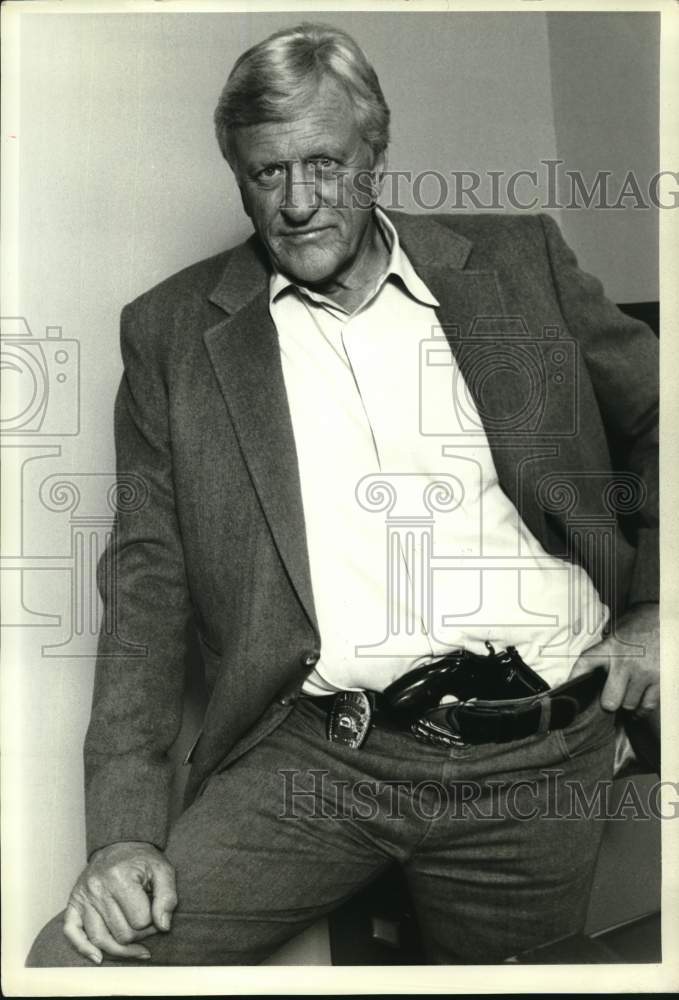 1981 Press Photo Actor James Arness on &quot;McLain&#39;s Law&quot; NBC Series - Historic Images