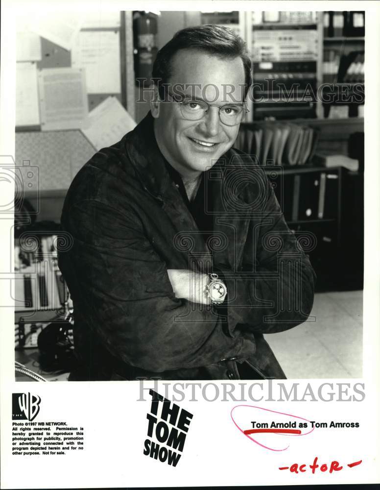 1997 Press Photo Actor Tom Arnold as Tom Amross on &quot;The Tom Show&quot; - Historic Images