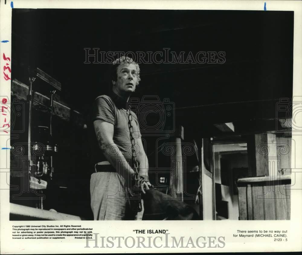 1980 Press Photo Actor Michael Caine during a scene from "The Island" - Historic Images