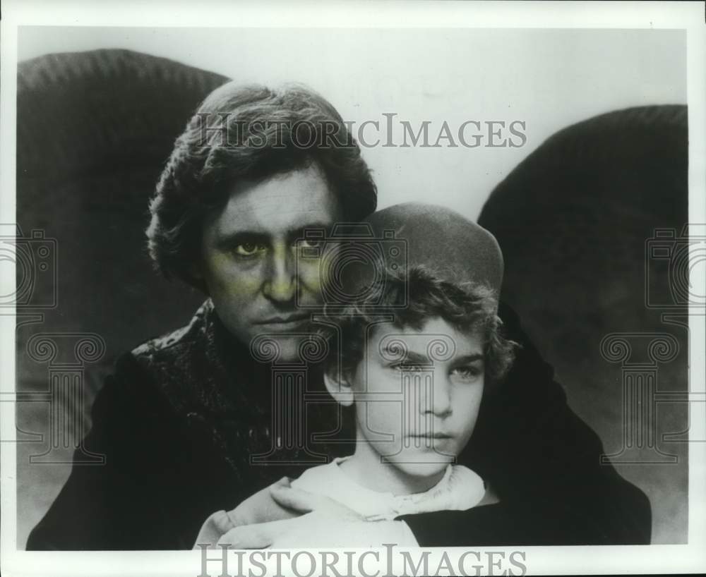 1985 Press Photo Gabriel Byrne and Kasimir Berger in "Christopher Columbus" - Historic Images
