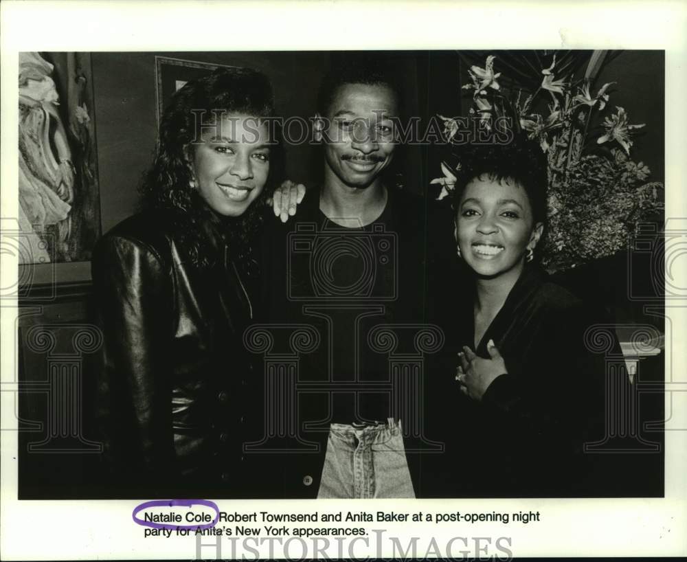 1988 Press Photo Singer Natalie Cole, Robert Townsend, & Anita Baker in New York - Historic Images