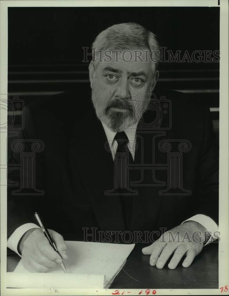 1985 Press Photo Actor Raymond Burr in &quot;Perry Mason Returns&quot; - Historic Images