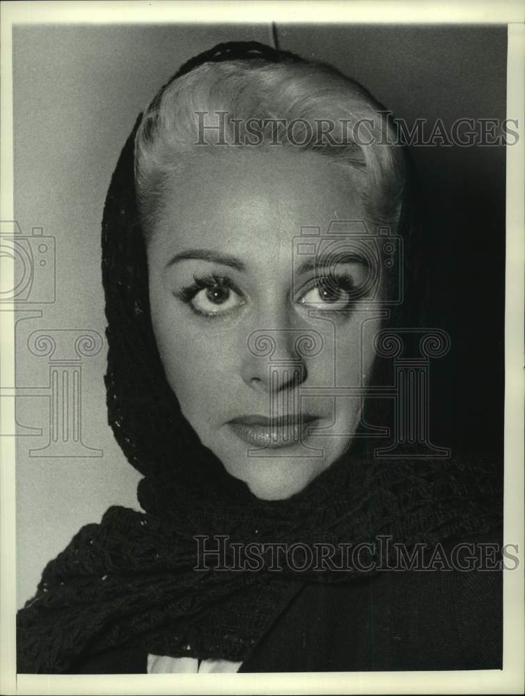 1958 Press Photo French actress Martine Carol featured in "The Phoenix" - Historic Images