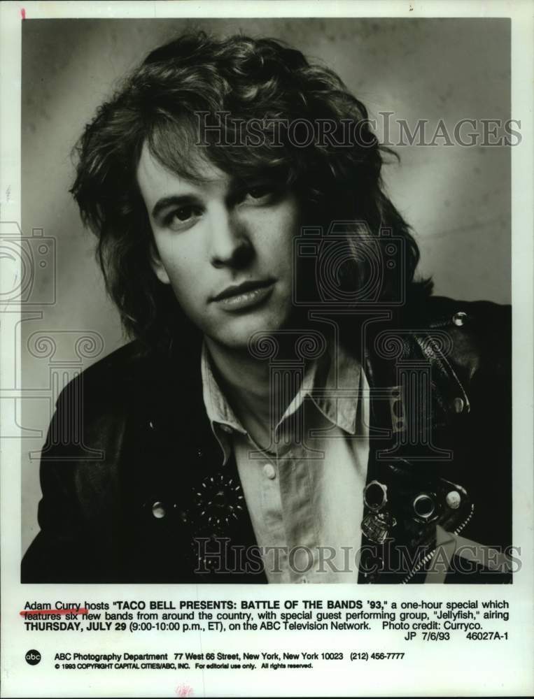 1993 Press Photo Adam Curry hosts "Taco Bell Presents: Battle of the Bands '93" - Historic Images