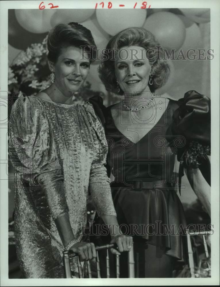 1985 Press Photo Actress Candice Bergen with Co-Star - Historic Images