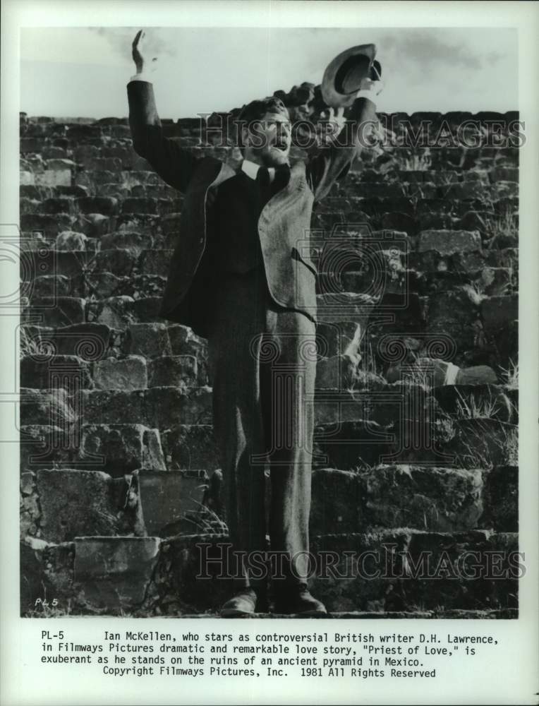 1981 Press Photo Ian McKellen in "Priest of Love" - Historic Images