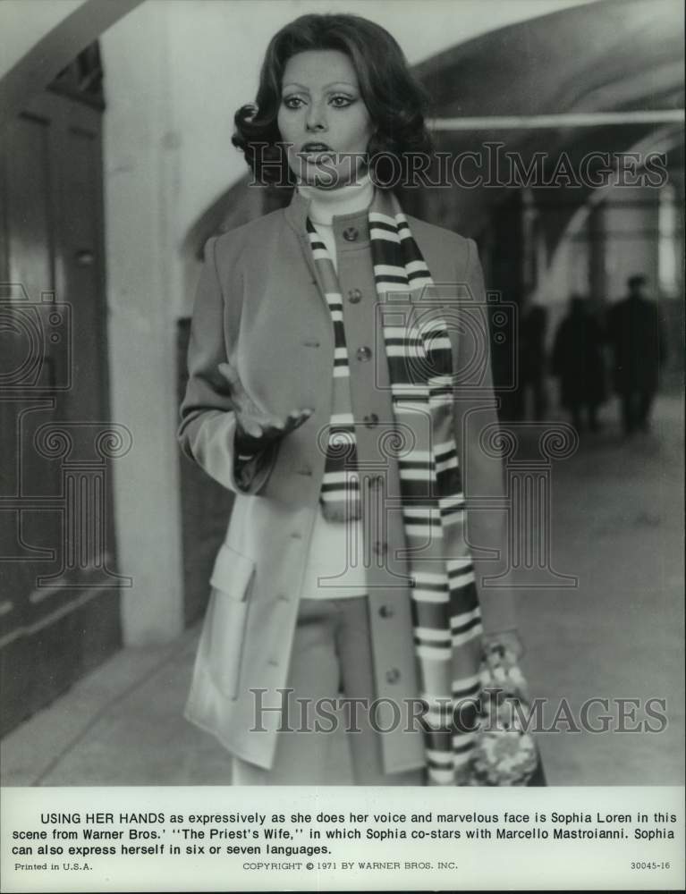 1971 Press Photo Sophia Loren stars in "The Priest's Wife" - Historic Images