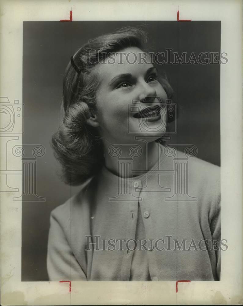 1956 Press Photo Actress Natalie Trundy in &quot;Date With Life&quot; - Historic Images