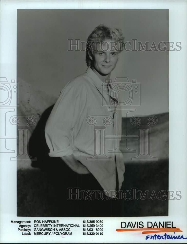 1992 Press Photo Entertainer Davis Daniel - Historic Images