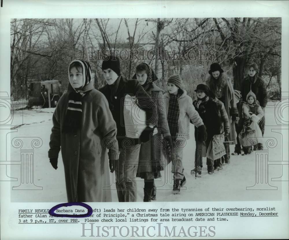 1984 Press Photo Barbara Dana and others in &quot;A Matter of Principle&quot; movie - Historic Images