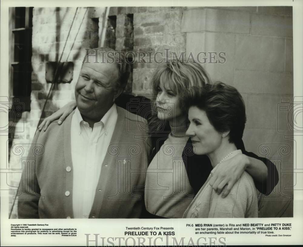 1992 Press Photo Meg Ryan, Ned Beatty, Patty Duke in "Prelude to a Kiss" - Historic Images