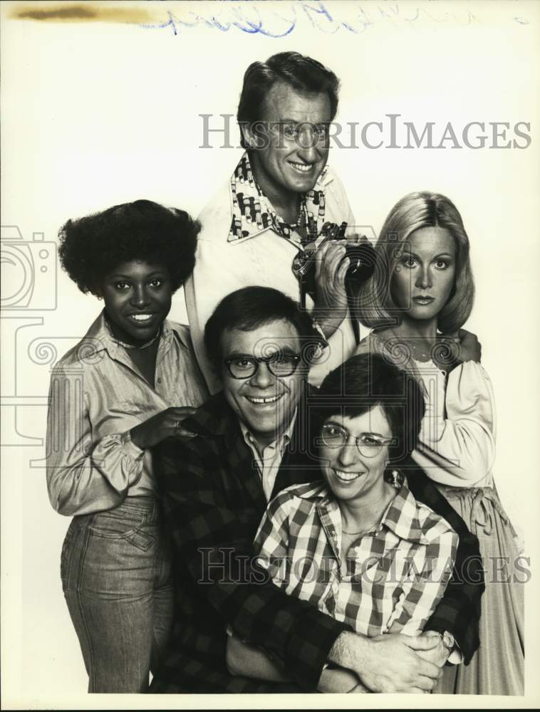 1978 Press Photo Beverly Archer and other cast members of "We've Got Each Other" - Historic Images