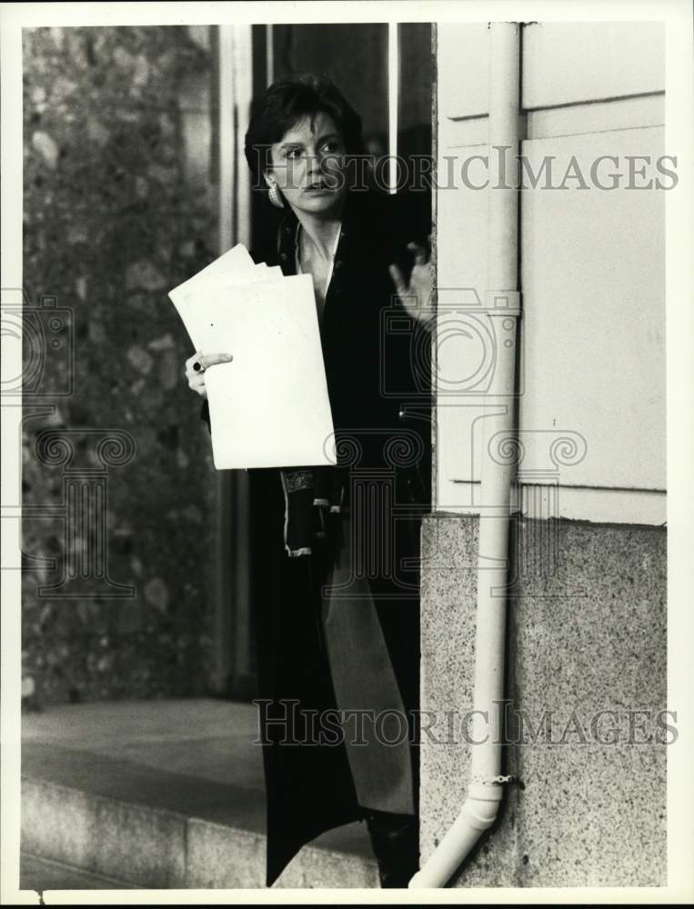 1987 Press Photo Actress Blair Brown stars in &quot;Hands of a Stranger&quot; - Historic Images