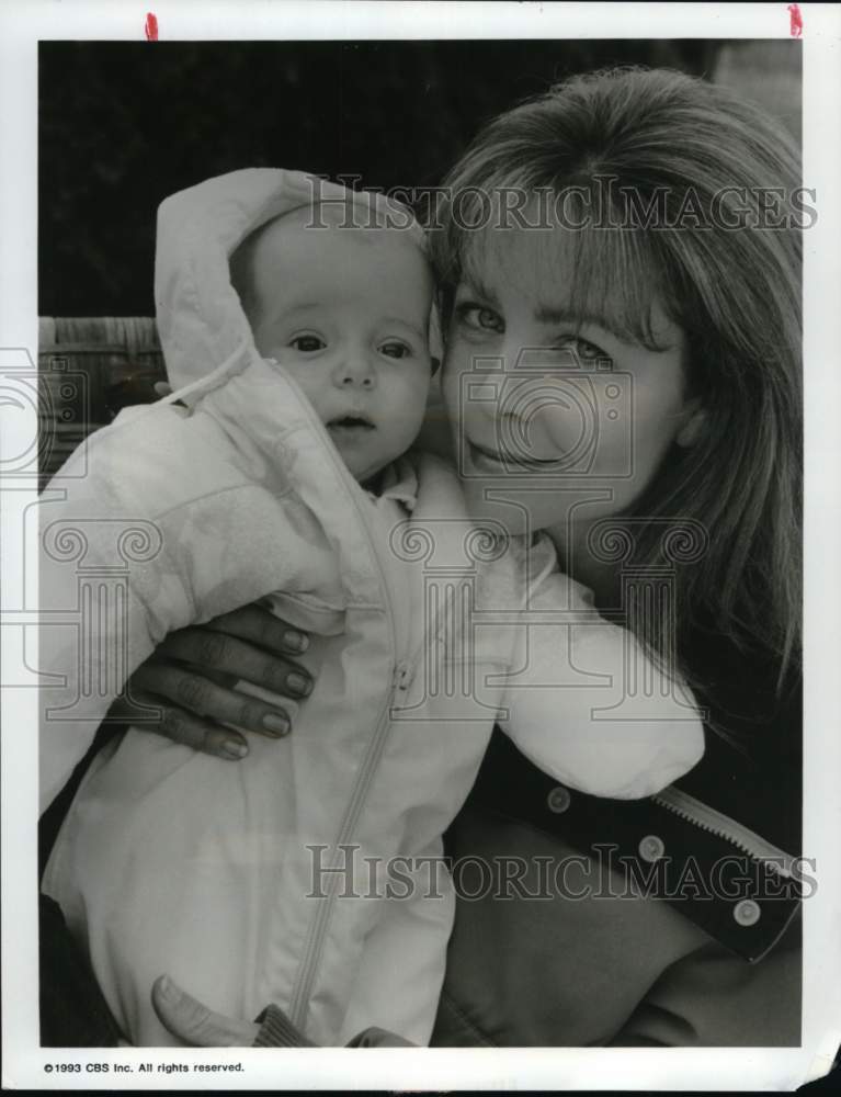 1993 Press Photo Actress Lisa Hartman with baby in &quot;Without A Kiss Goodbye&quot; - Historic Images