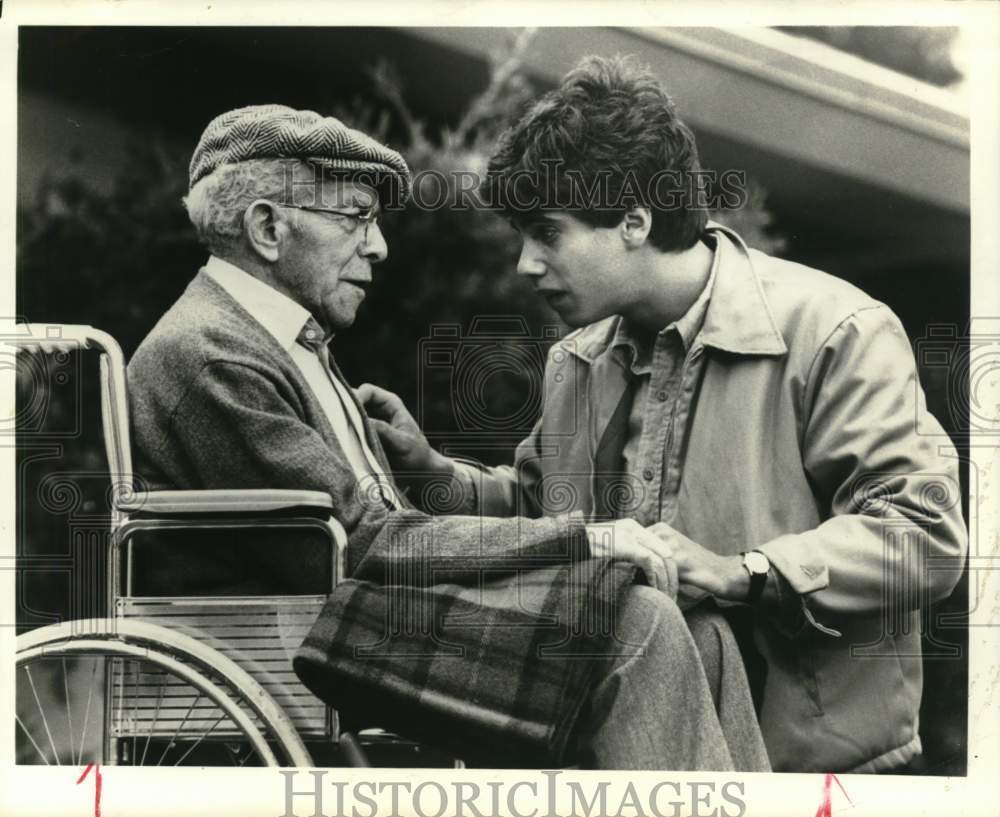 1982 Press Photo Actor George Burns &amp; Co-Star - Historic Images