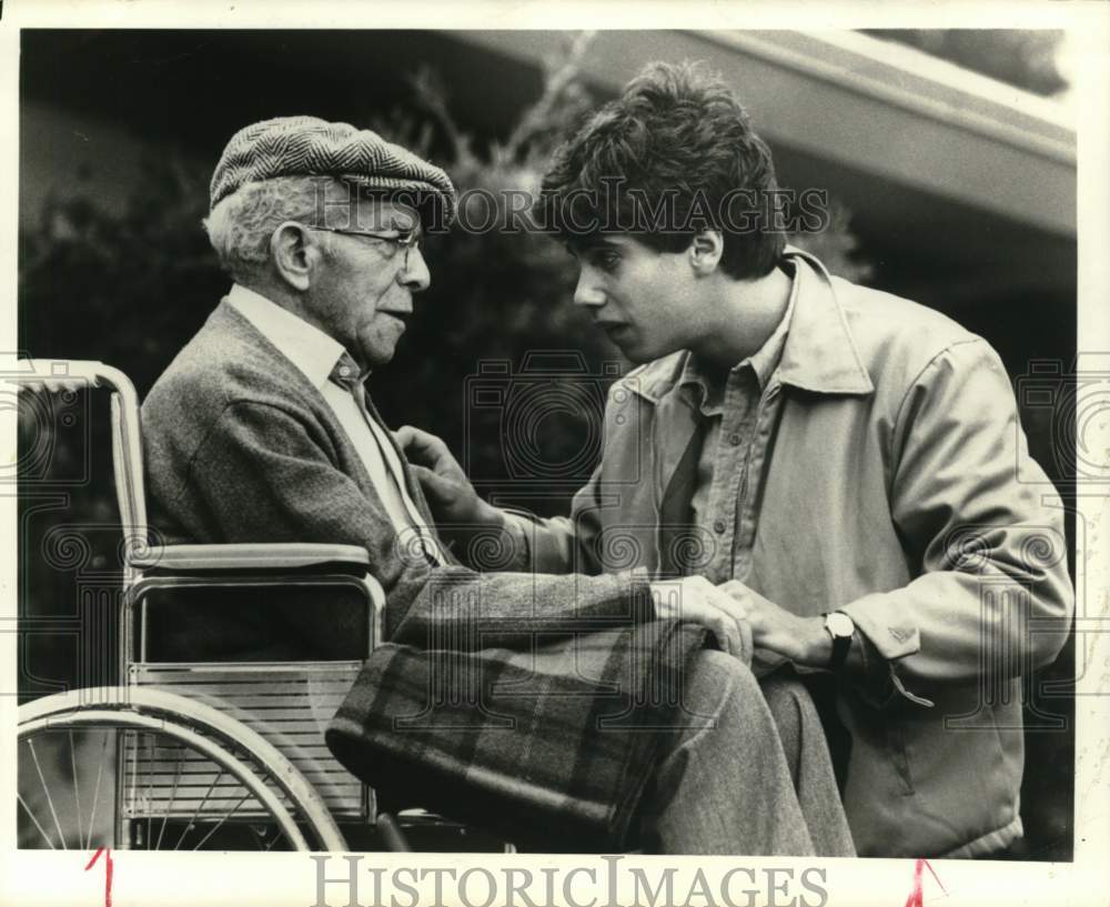1982 Press Photo Actor George Burns & Co-Star - Historic Images