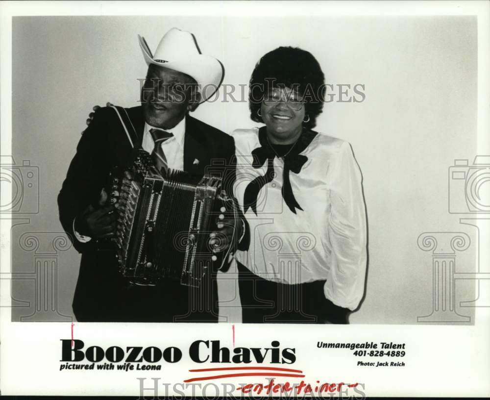1991 Press Photo Entertainer Boozoo Chavis Pictured with Wife Leona - Historic Images